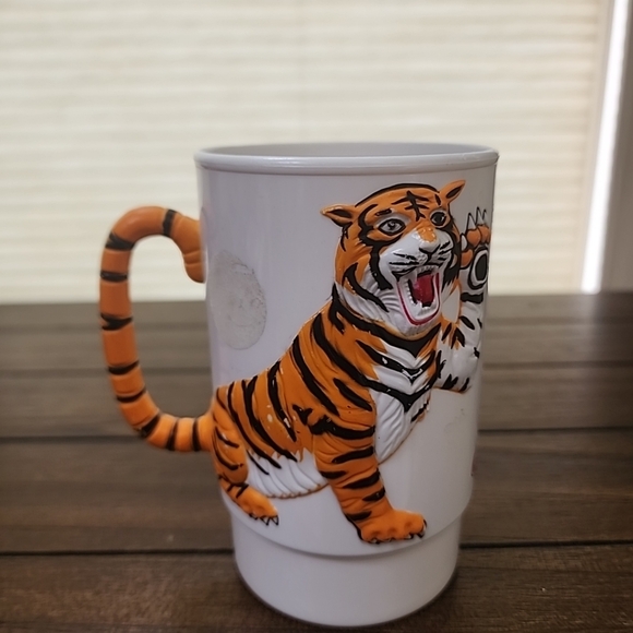 Vintage 1988 Ringling Bros and Barnum & Bailey Circus 3D Tiger Mug - Picture 3 of 5